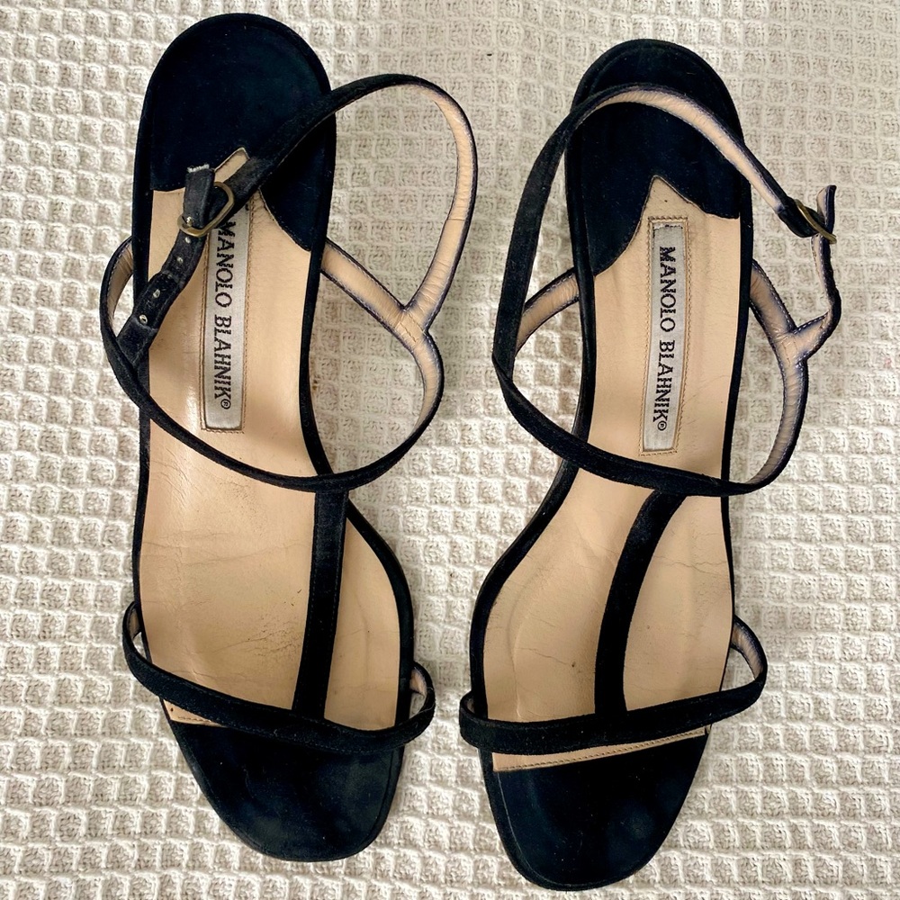 Perfect kitten heel Manolo Blahnik sandals